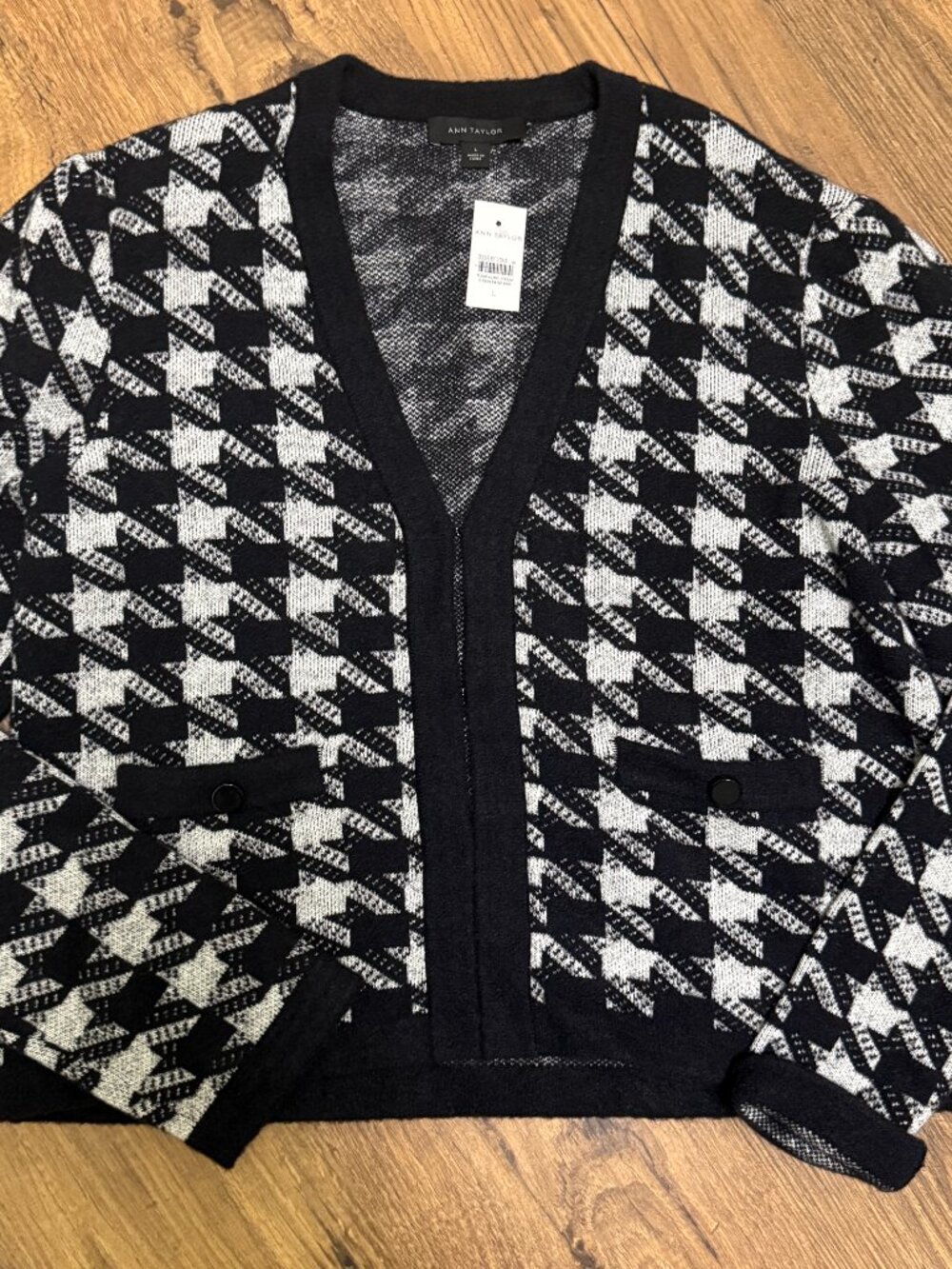 Ann Taylor Houndstooth Knit Cardigan Sweater - NWT - Women's Large Black White - Picture 2 of 7